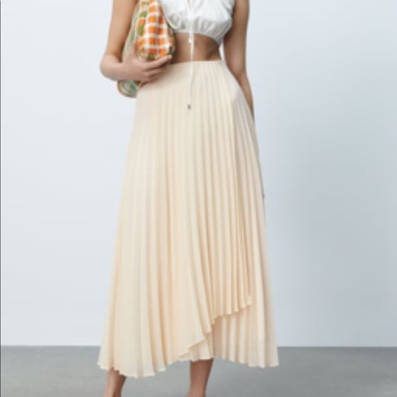 Zara Dresses & Skirts - Zara Pleated Skirt Light Salmon-Pink